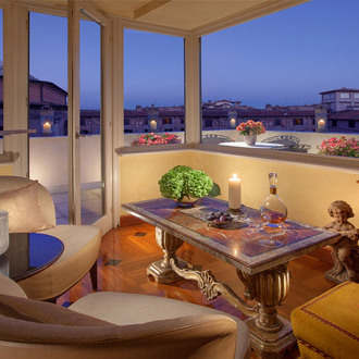 <a href='Exklusive-Suiten-Rom-Hotel-Piazza-Navona.htm'>Exklusive<br><span>Suiten</span></a>